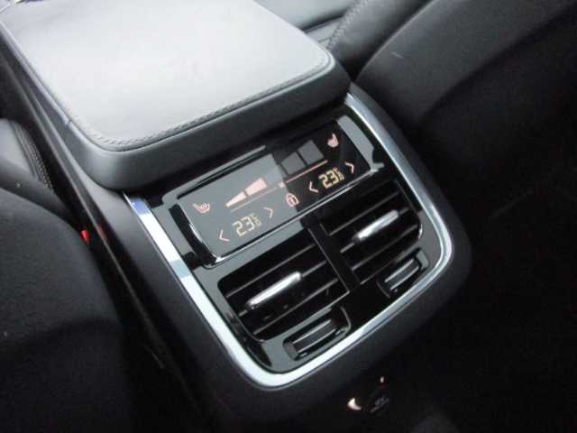 Volvo  Inscription Plug-In Hybrid AWD T8 Twin Engine EU6d-T 7-Sitzer Pano Luftfederung