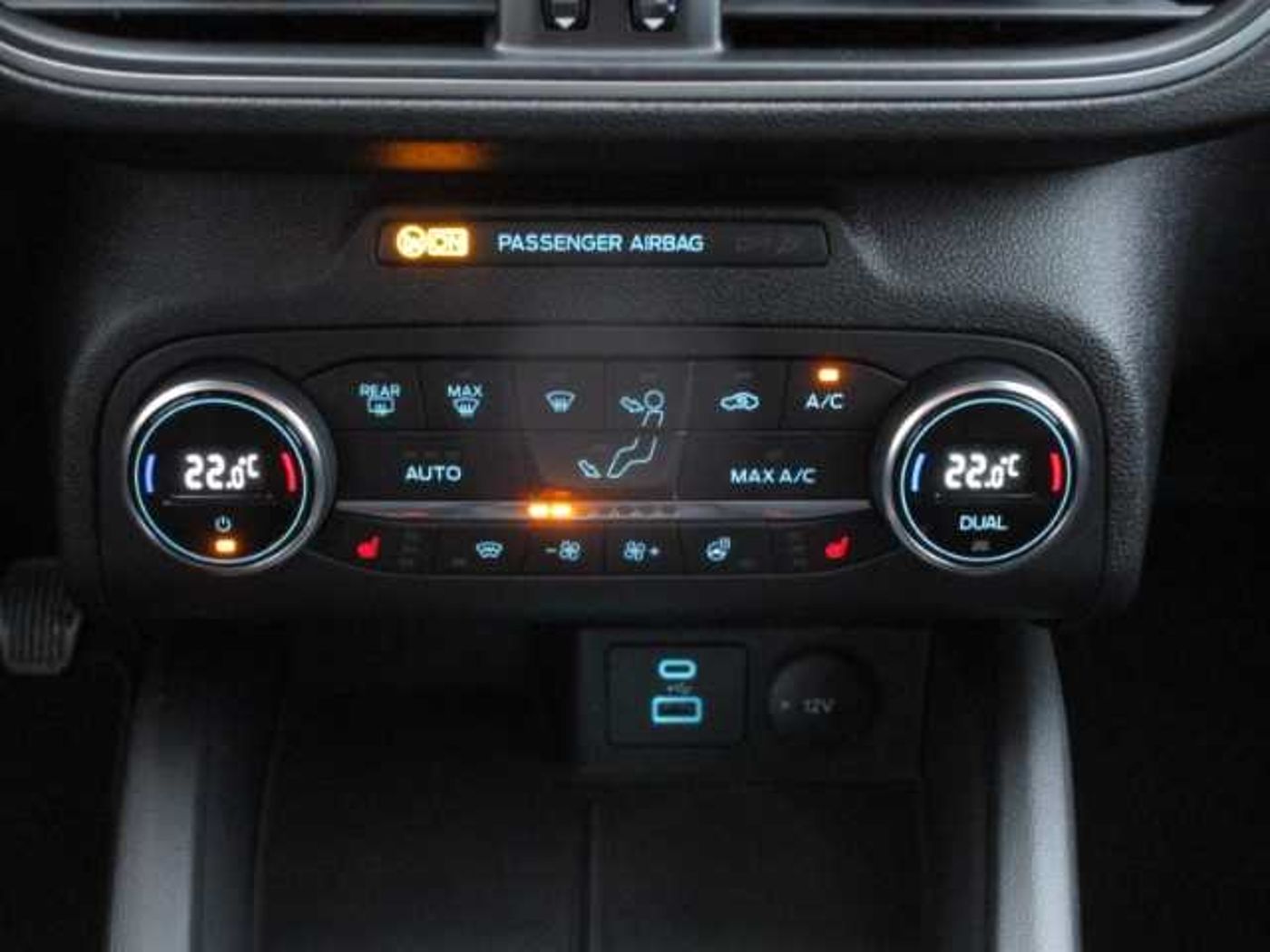 Ford  Titanium 1.0 EcoBoost Mild-Hybrid EU6d LED Scheinwerferreg. Apple CarPlay Androi