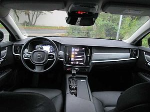 Volvo  Kombi Momentum Pro T4 EU6d-T Navi Leder digitales Cockpit Soundsystem LED ACC El