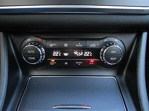 Mercedes-Benz  A -Klasse Klimaautom Fahrerprofil Kom-paket Musikstreaming SHZ Keyless